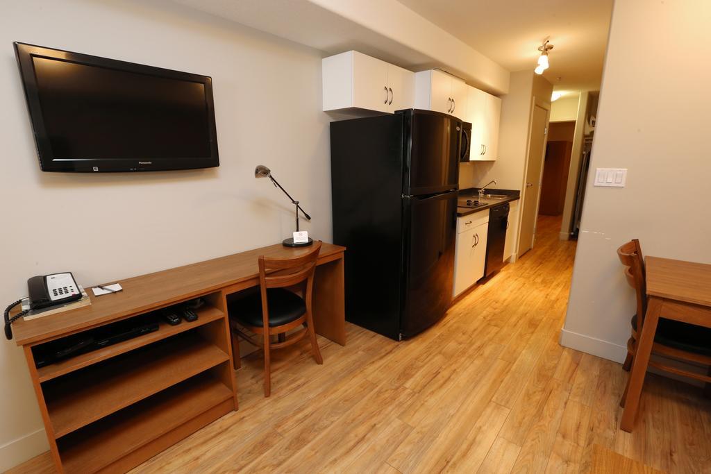 Baymont By Wyndham Fort Mcmurray Exterior foto